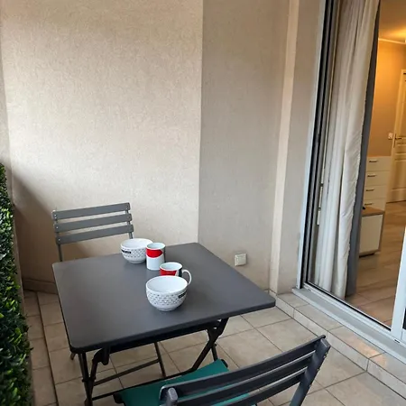 Proche De La Apartment *