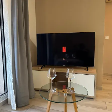 Apartment Proche De La *